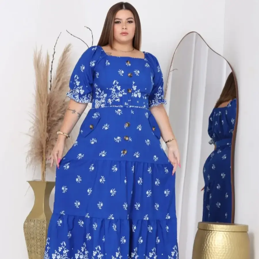 Vestido azul florido com babado